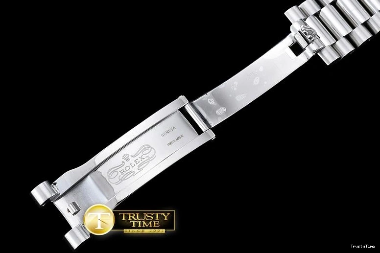 0413 RDD0207C – DayDate SunProtective 674